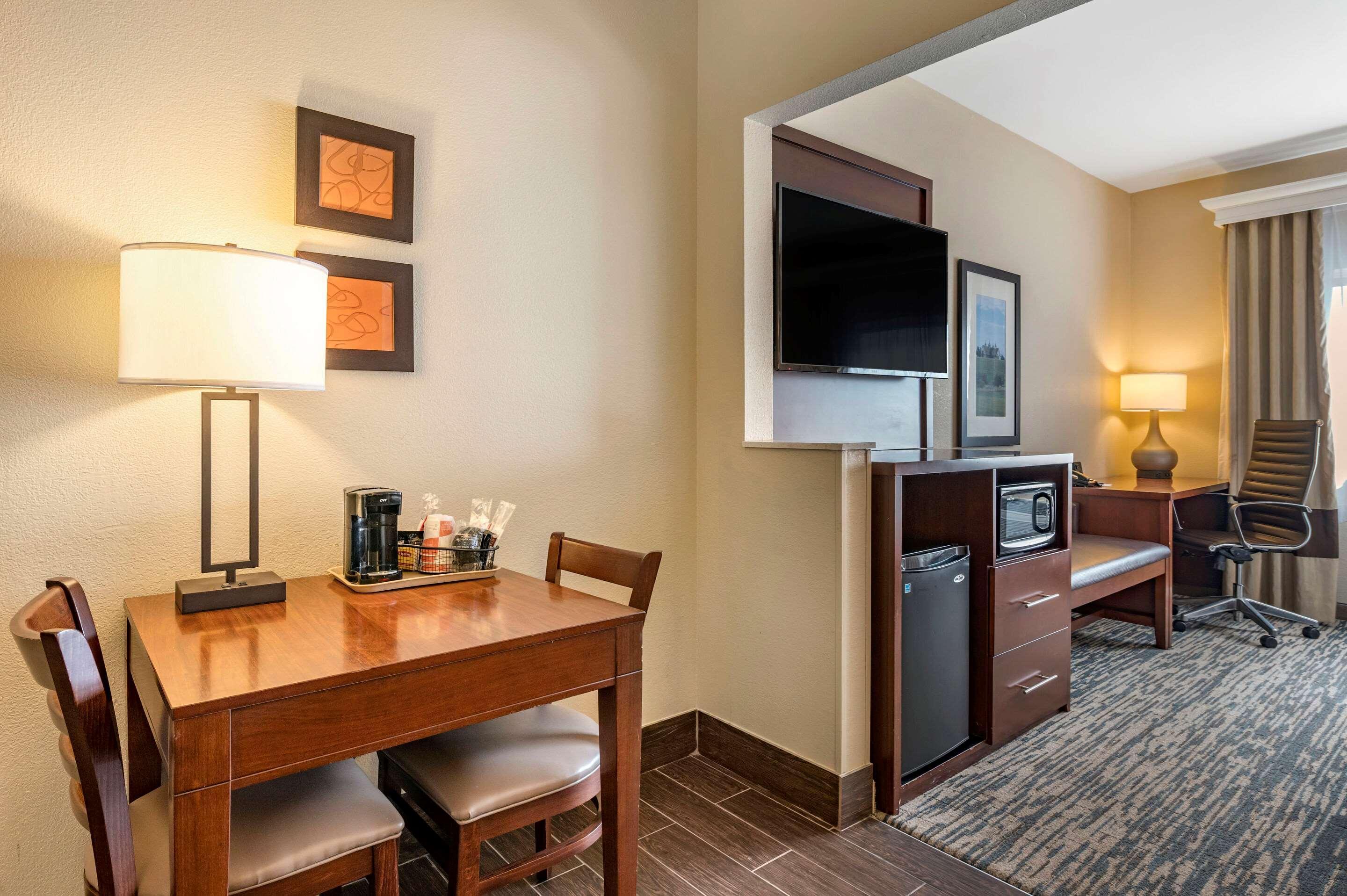 Comfort Suites Keeneland Лексингтън Екстериор снимка
