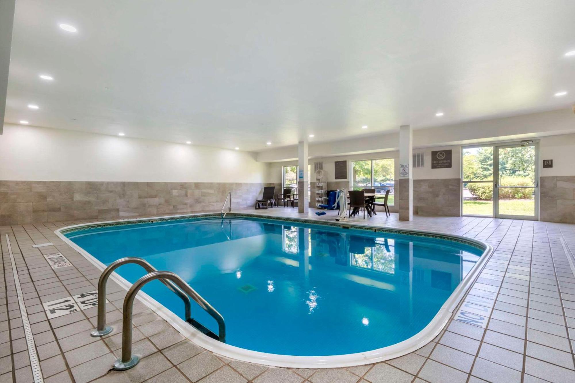 Comfort Suites Keeneland Лексингтън Екстериор снимка
